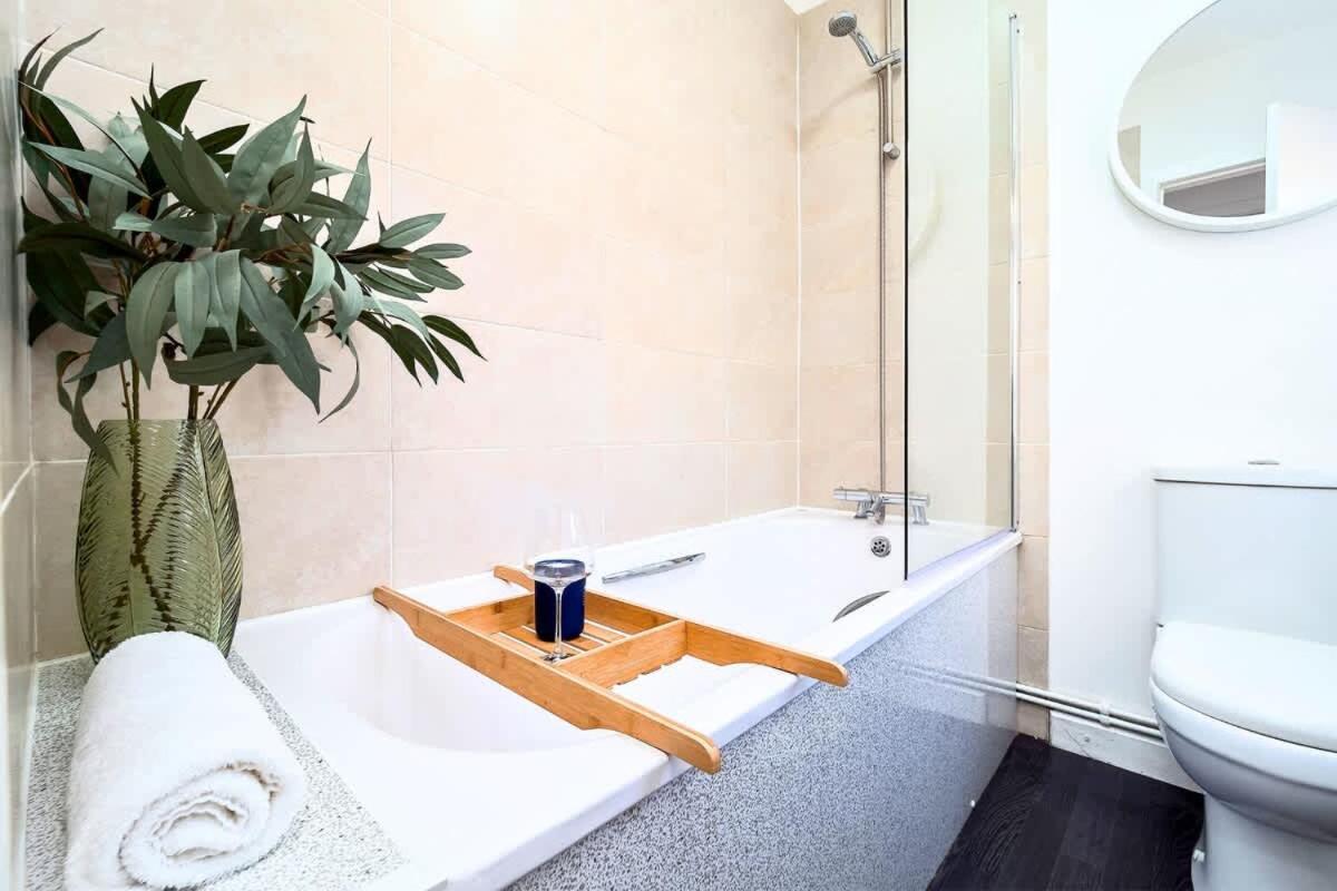Penkhull House By Truestays - 4 Bedroom House In Stoke-On-Trent Extérieur photo
